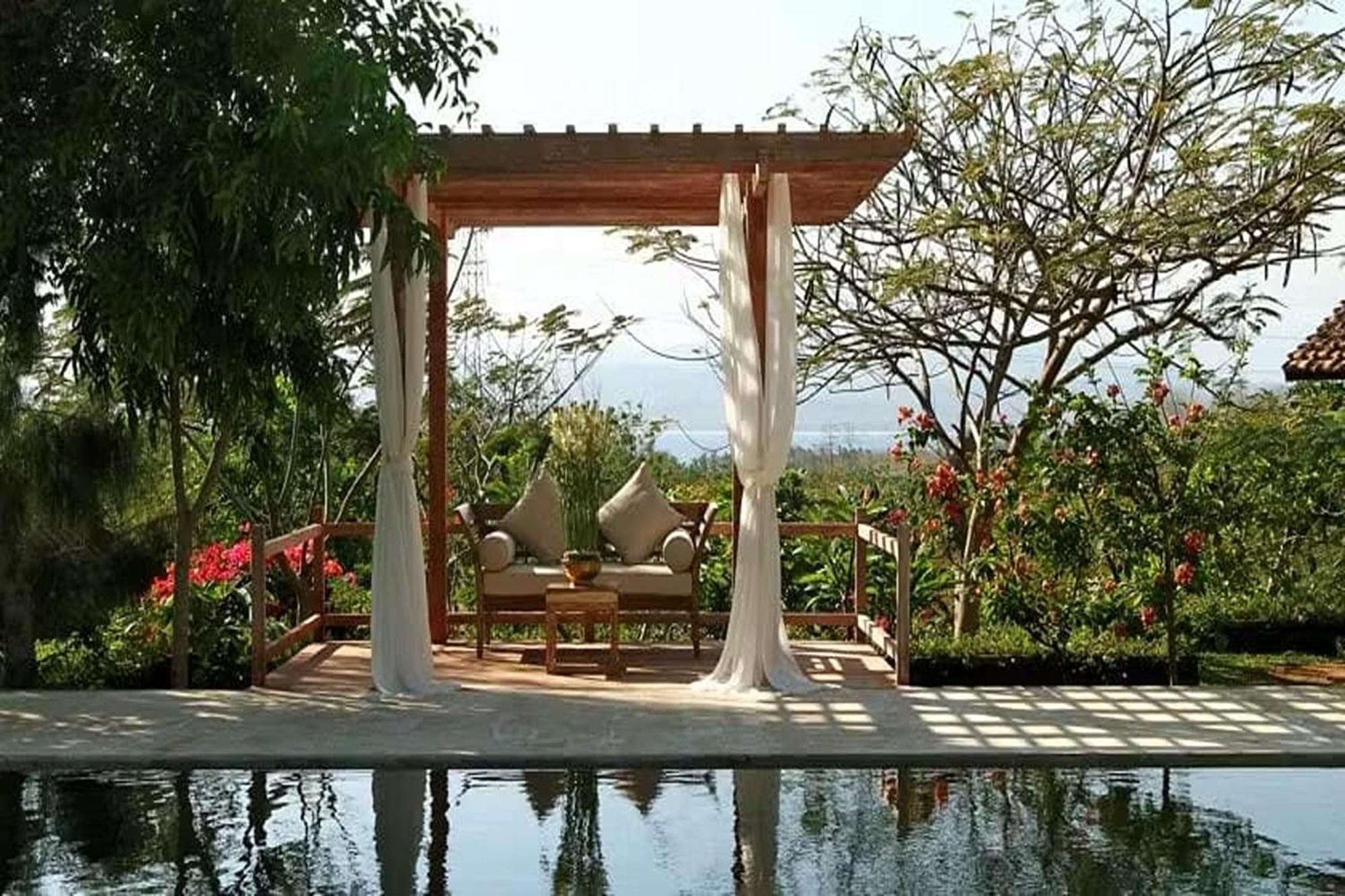 Bangsring Breeze Hotel Banyuwangi  Buitenkant foto